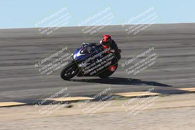 media/Oct-13-2025-Moto Forza (Mon) [[a66d839500]]/3-B Group/Session 2 (Bowl)/